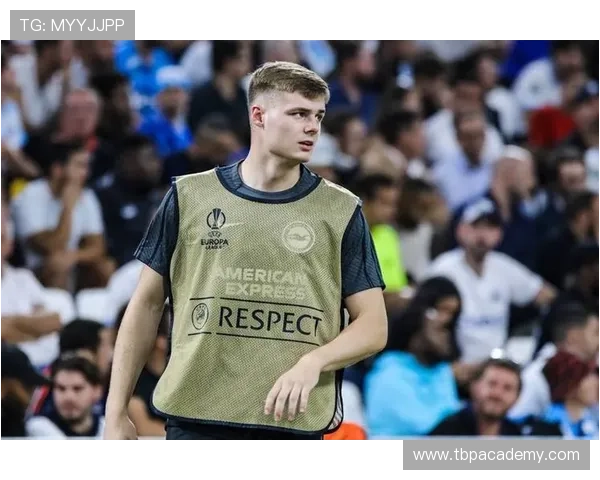 阿尔瓦雷斯与霍伊伦:新生代中锋的终结效率与战术角色差异何在?