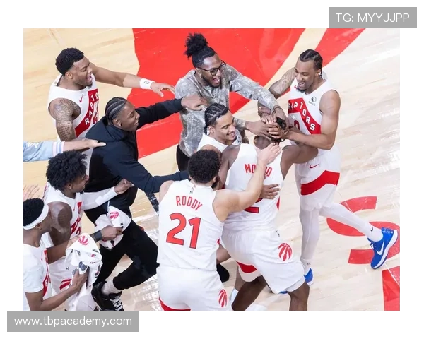 文班亚马挡拆制造错位提升内线效率明显优于猛龙锋线