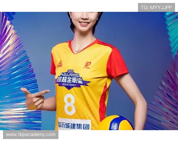 袁心玥私下穿拖鞋逛超市，队友说她衣柜里全是高定